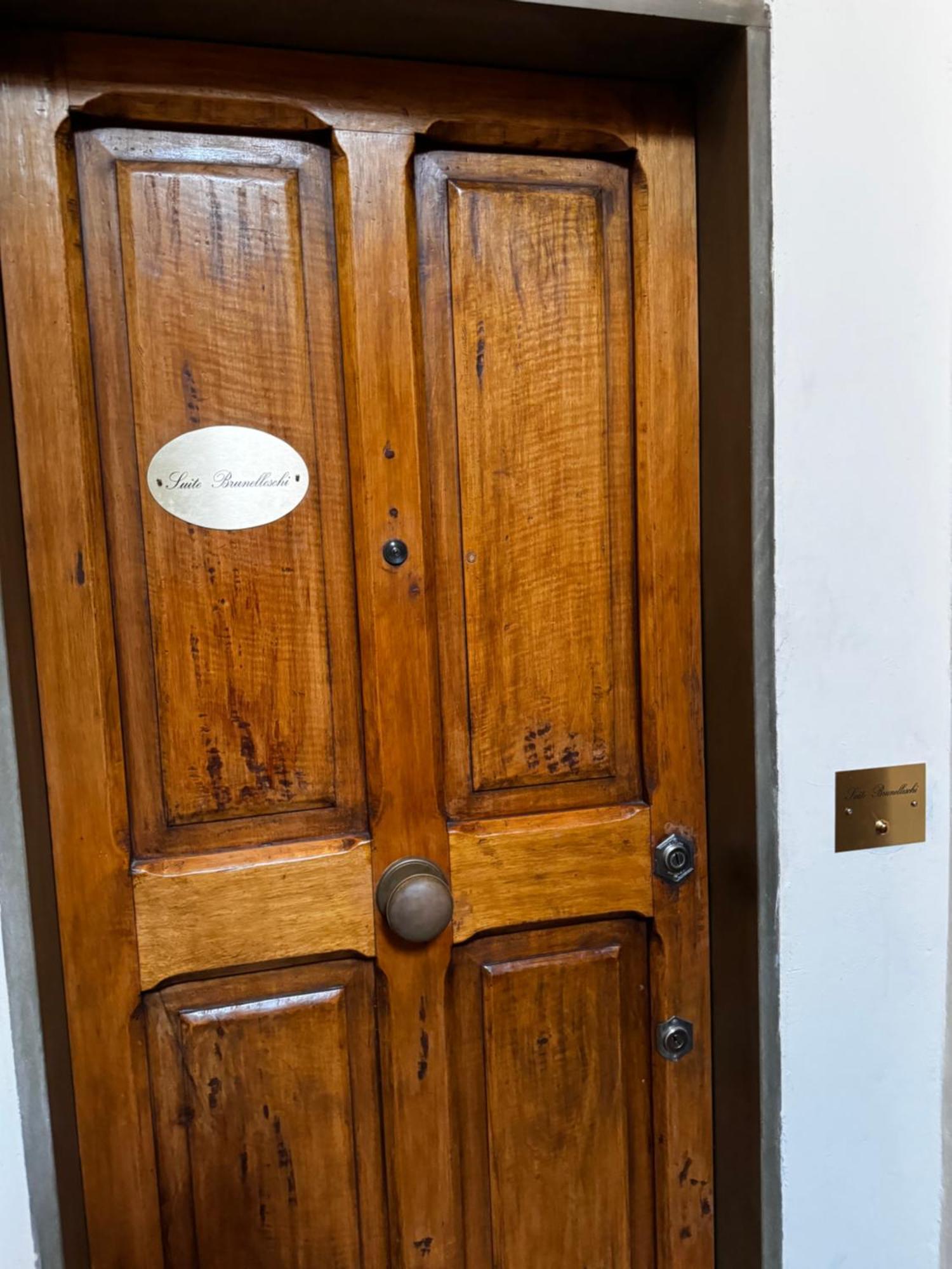 Suite Brunelleschi Florence - 14Th Century Suite Just 120 Steps From Cathedral - Intero Appartamento Εξωτερικό φωτογραφία
